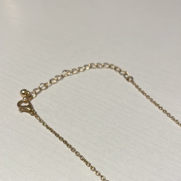 Gold and black necklace - Picture 4 of 5